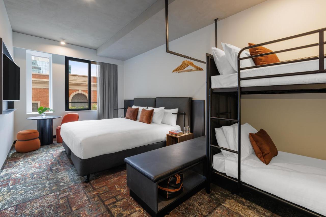 Quad Suite