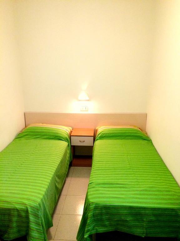 Two-Bedroom Apartment,823459637:JPEG
