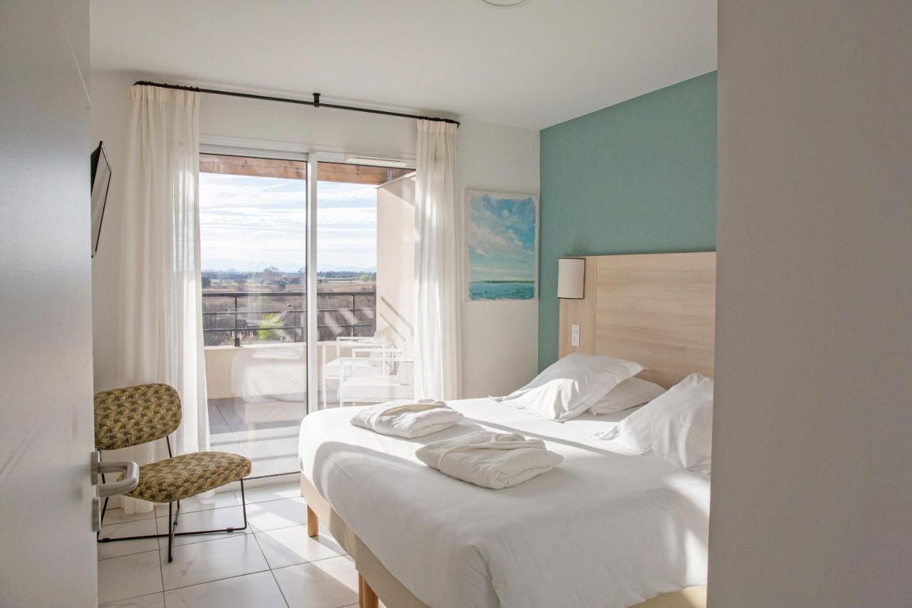 Two-Bedroom Apartment with Balcony (4 People) - Mountain View