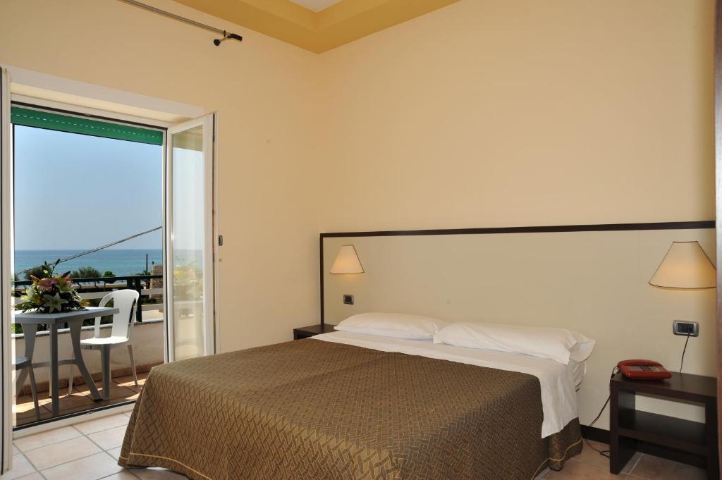 Basic Triple Room,1584520036:JPEG