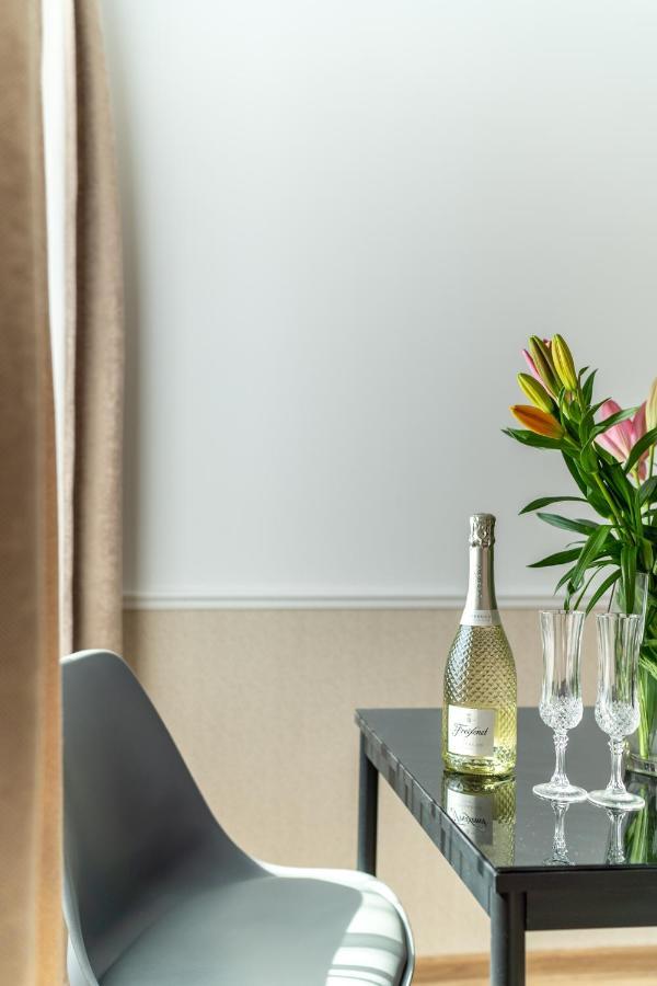 Apartment Kitchenette