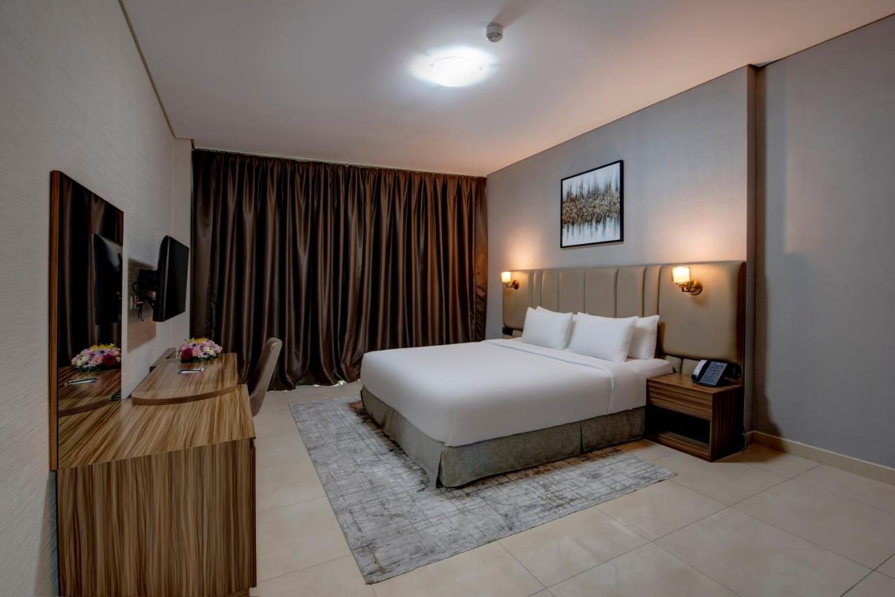 Standard One Bedroom Apartment on F&B