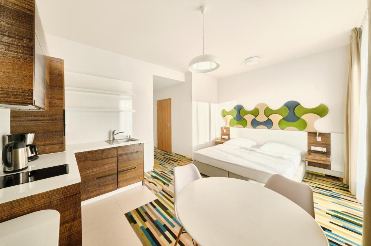 Studio Apartment Lateral Sea View