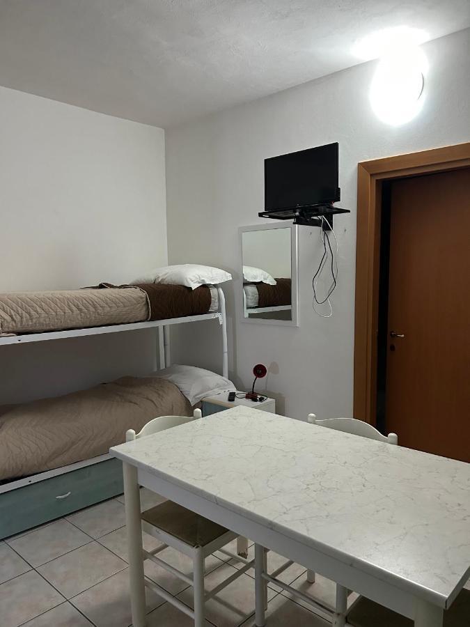 One-Bedroom Apartment,1418530290:JPEG