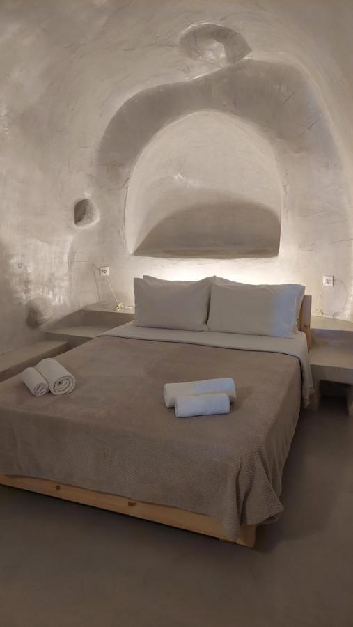 Traditional Cave House Caldera View,1557534706:JPEG