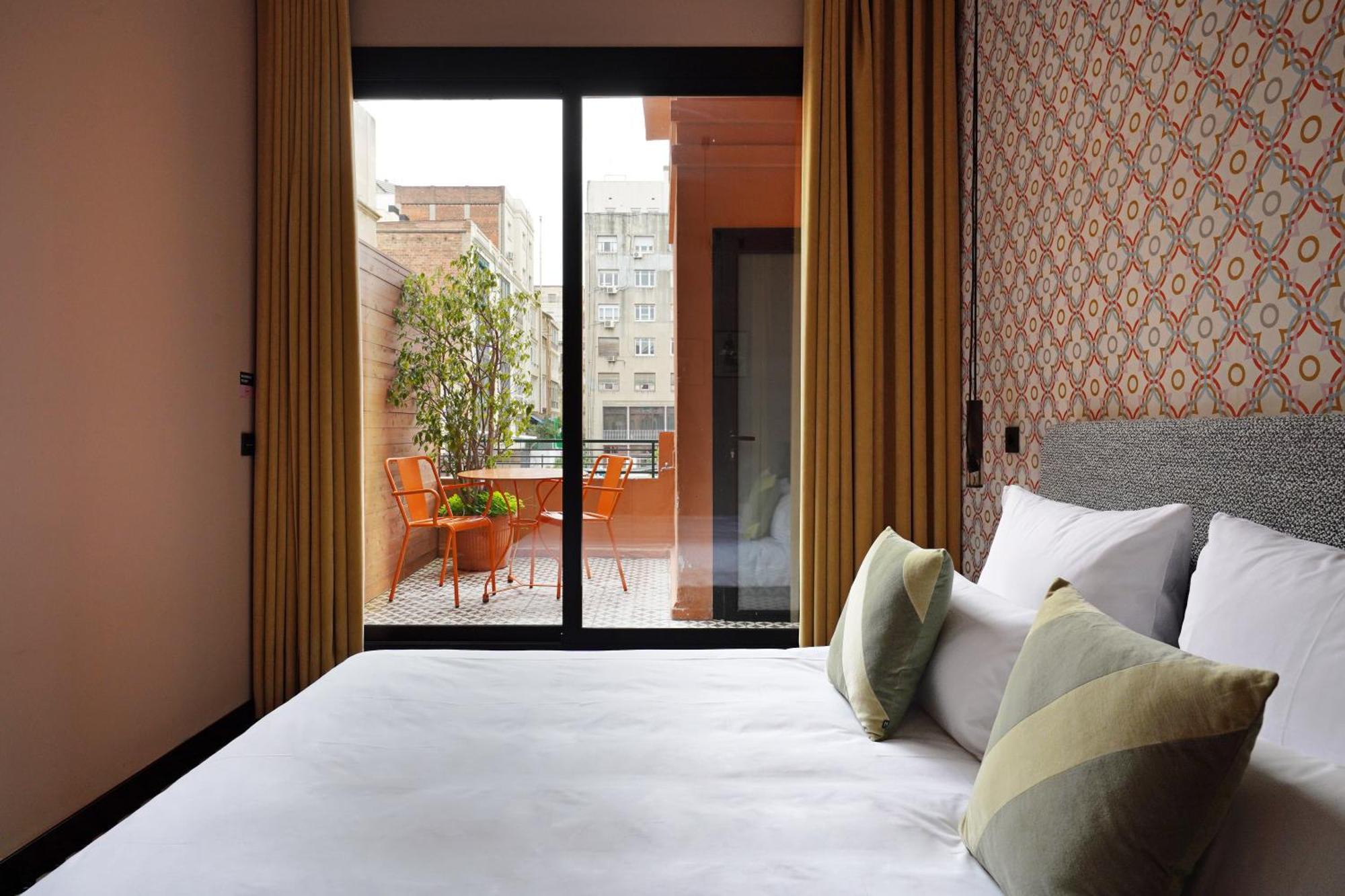 Medium Room Terrace