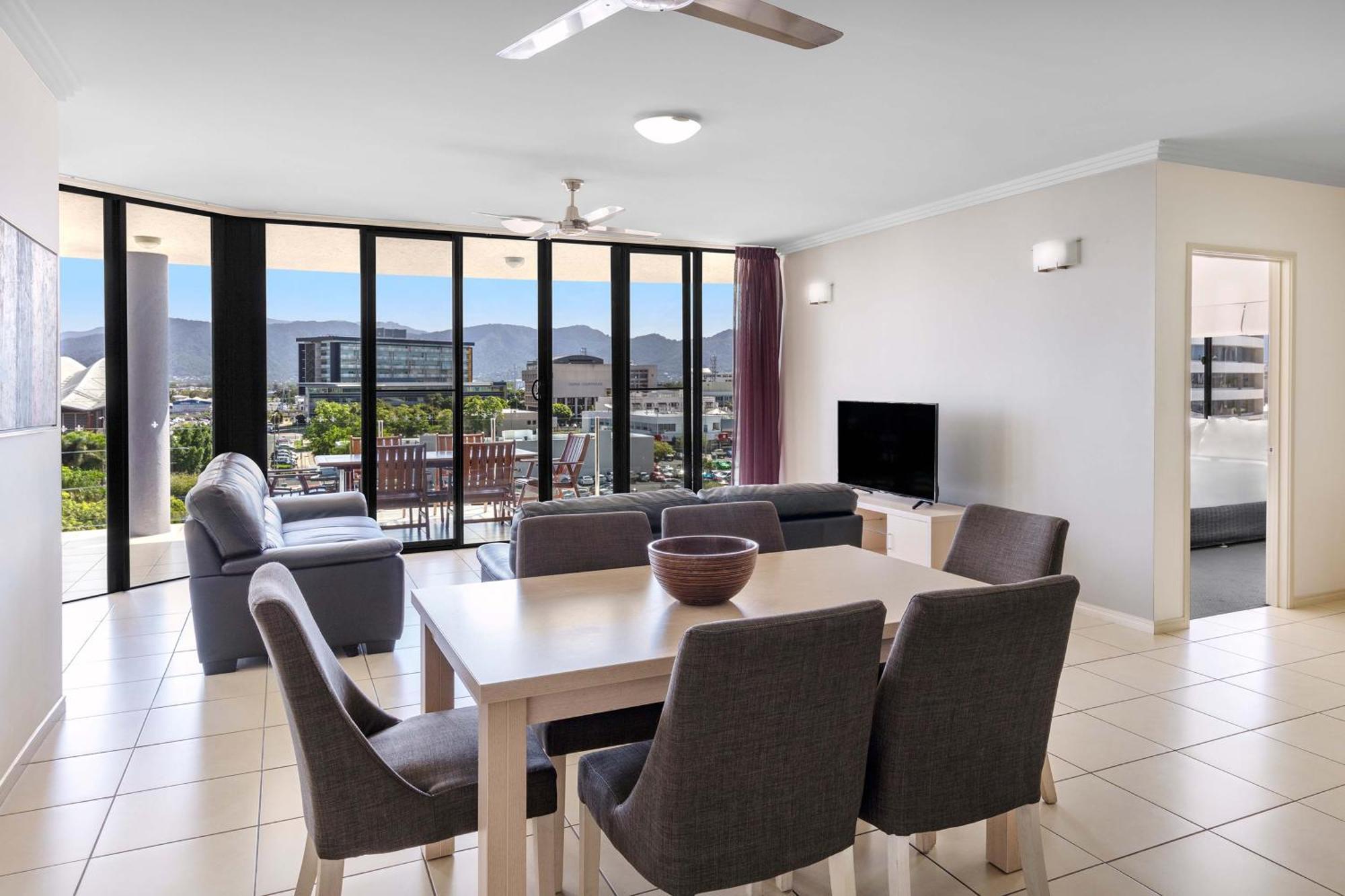 Two-Bedroom Apartment Mountain View