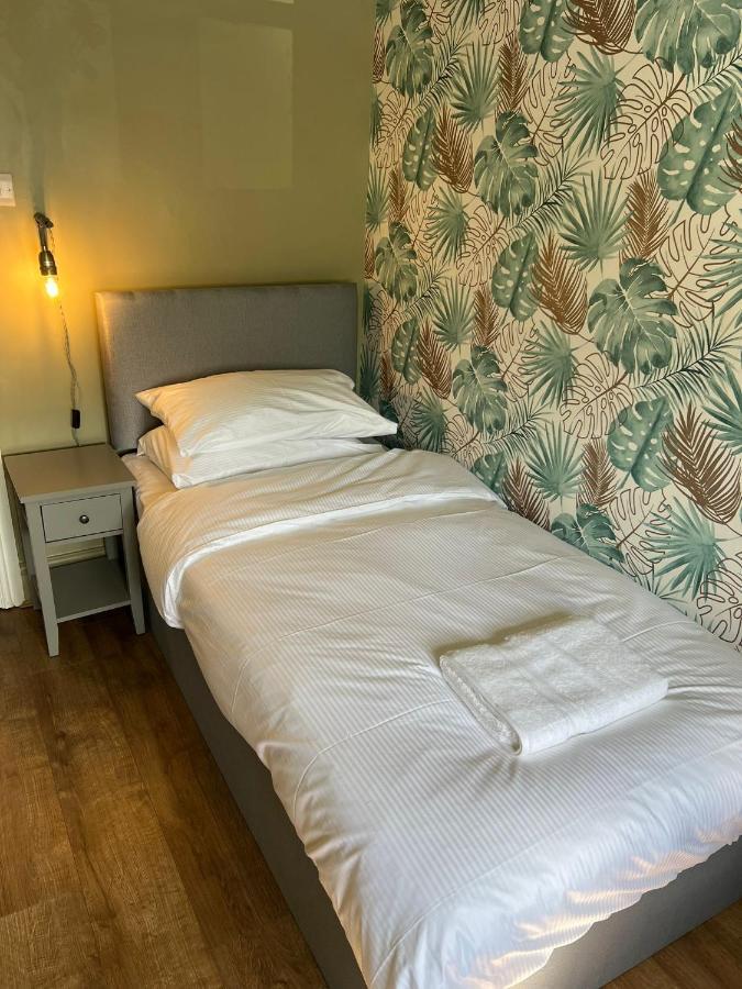 Single Room,1469804915:JPEG