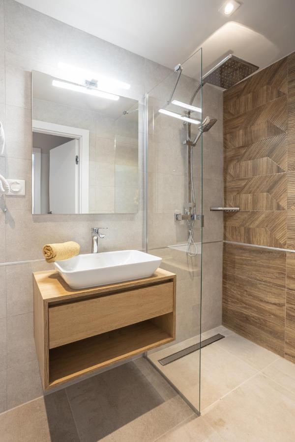 Deluxe 1 Bedroom