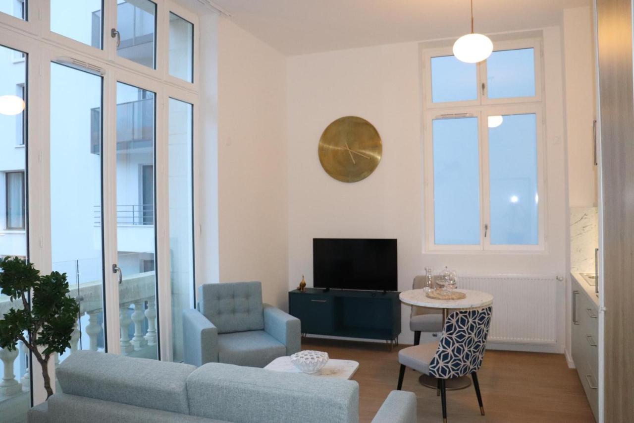 One-Bedroom Apartment,1487661598:JPEG