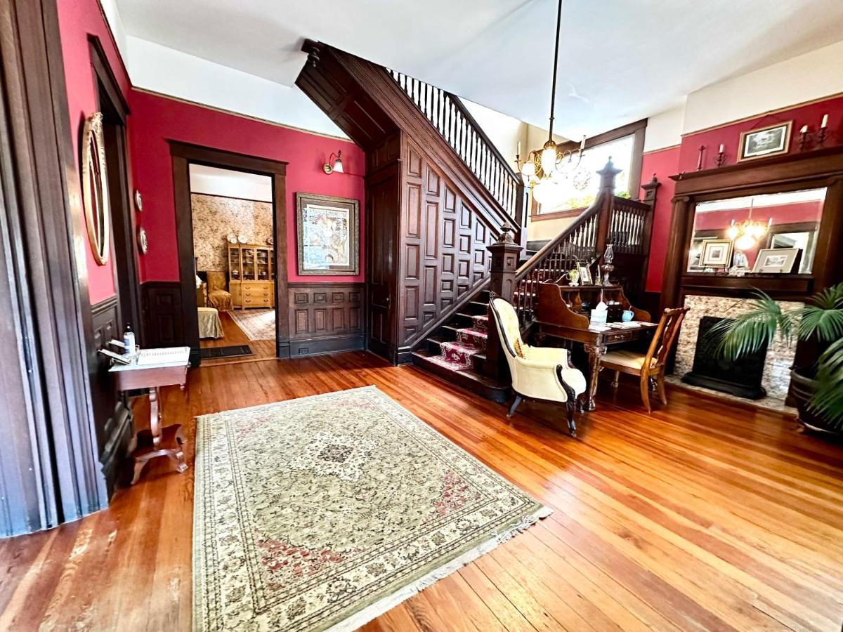 Deluxe Queen Room,1488443062:JPEG