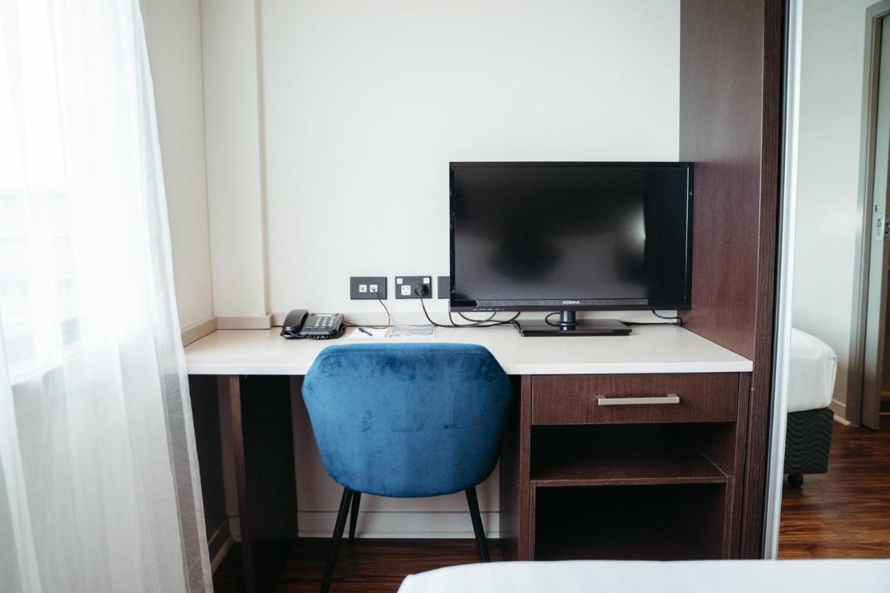 Two-Bedroom Apartment Split Level Queen Single