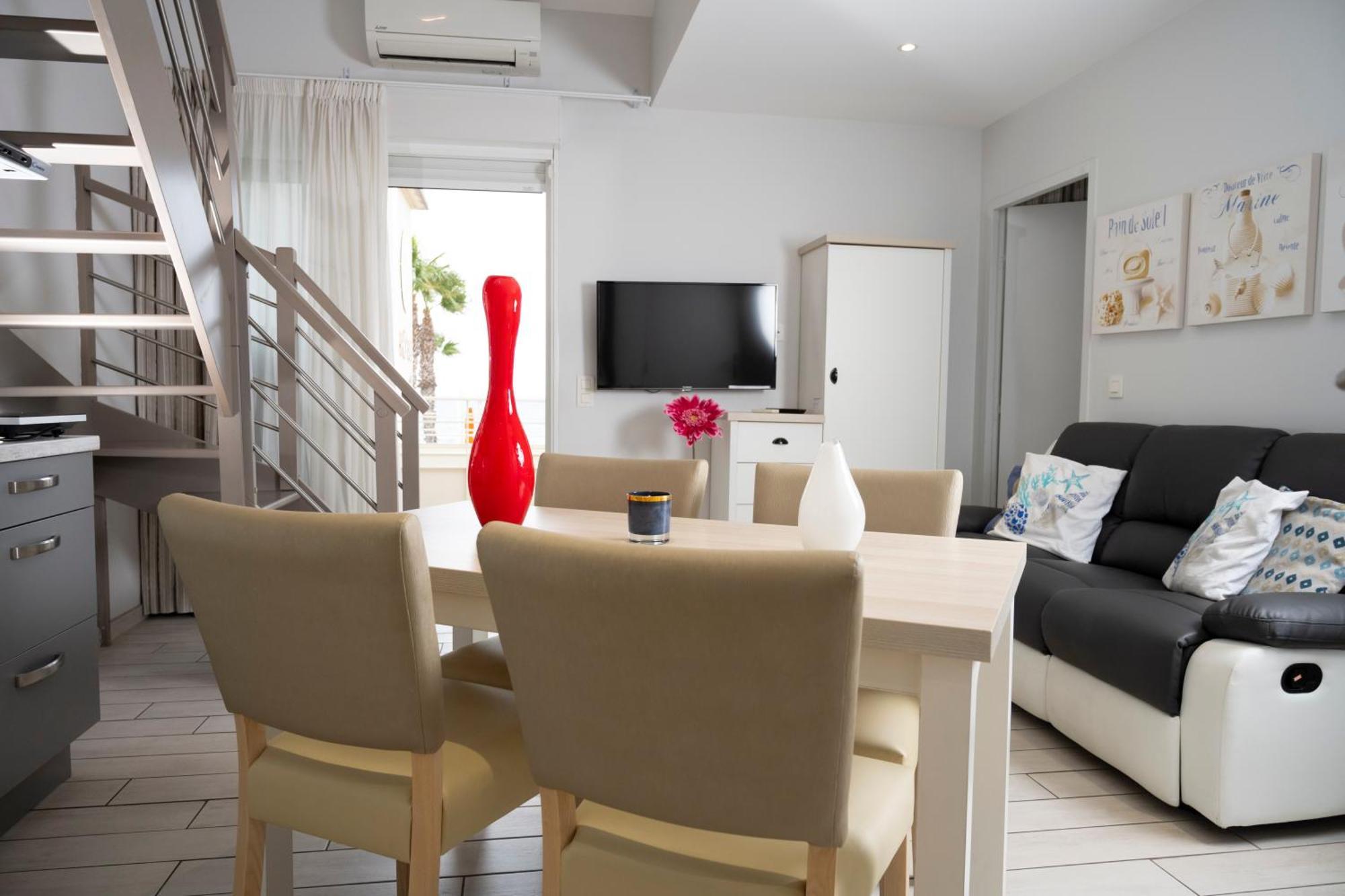 Two-Bedroom Apartment with Terrace and Sea View - Split Level