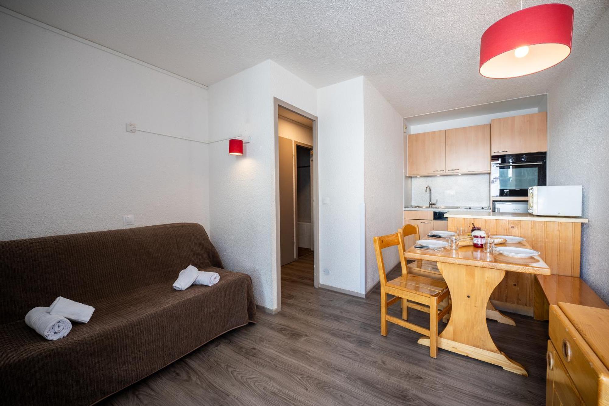 Two-Bedroom Apartment,1520285824:JPEG