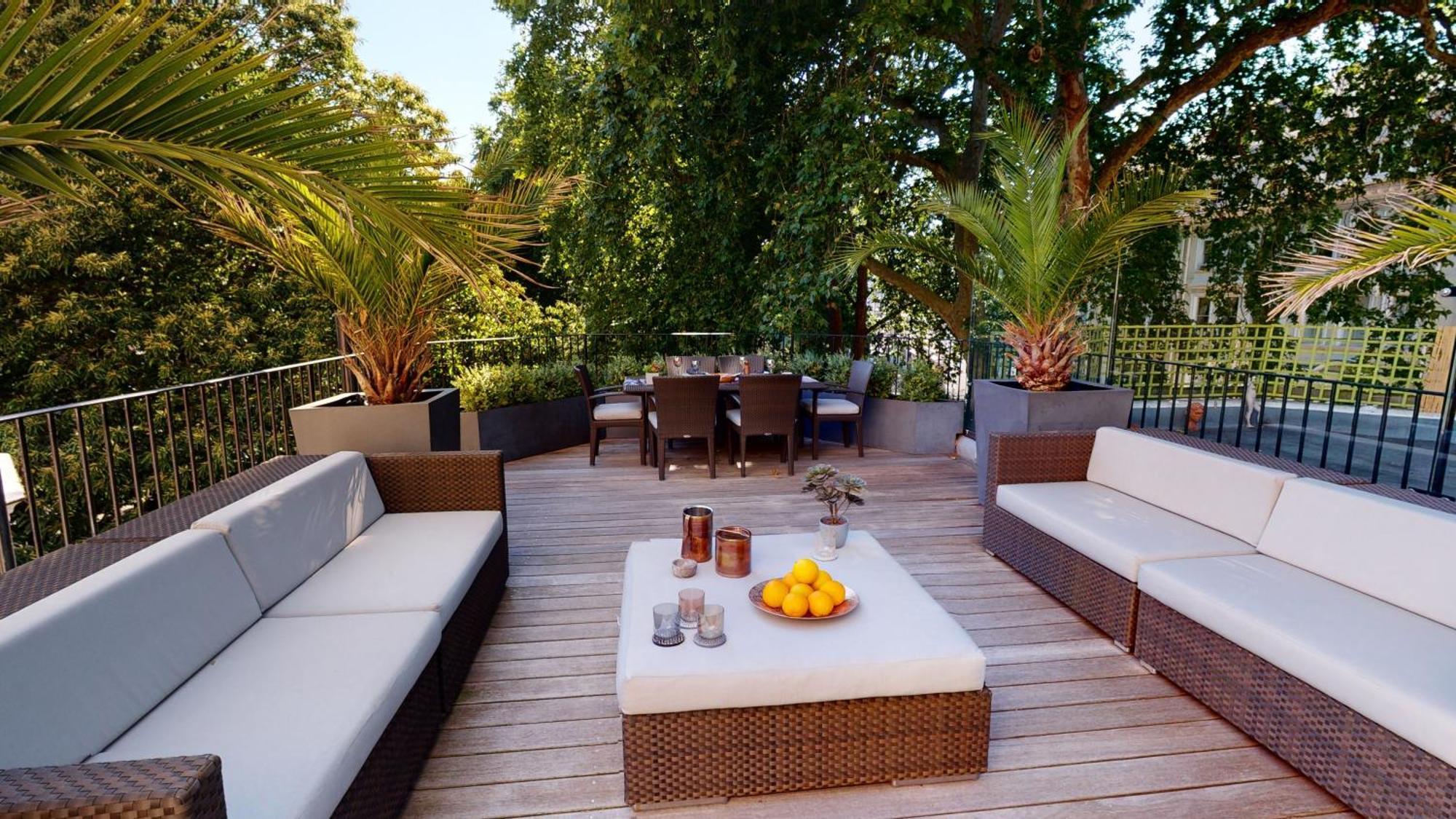 One-Bedroom Apartment Terrace,1522467436:JPEG