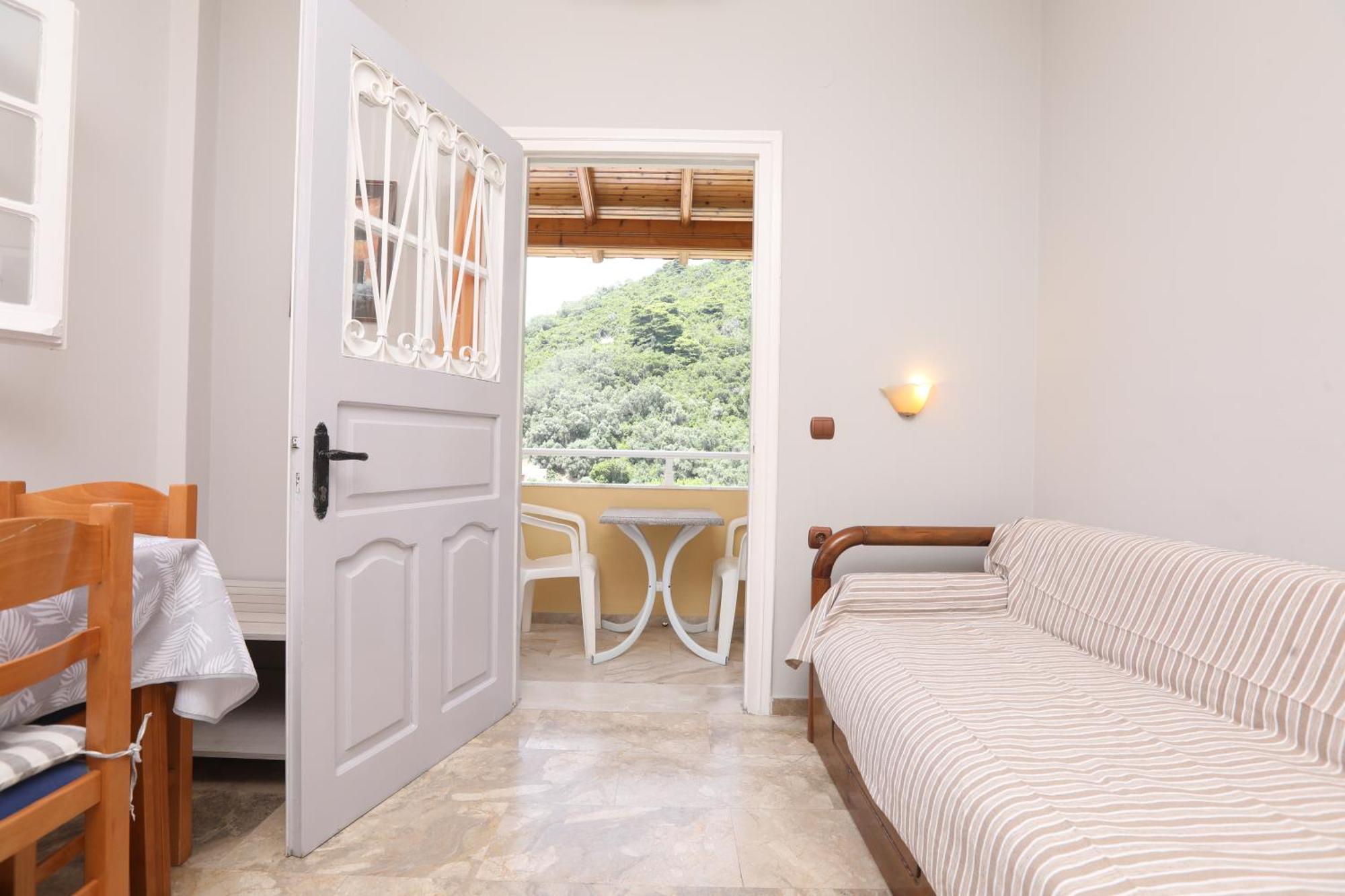 One-Bedroom Apartment (3-4 Adults)