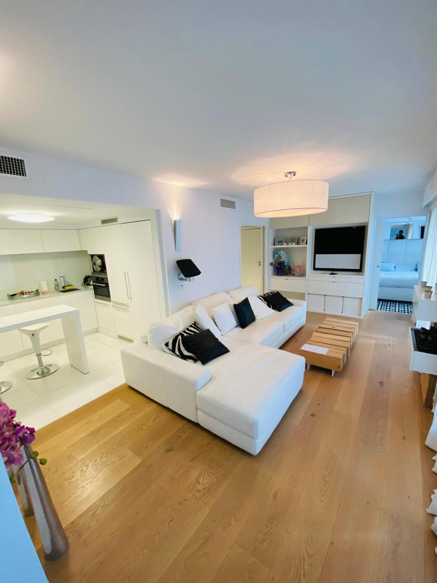 Two-Bedroom Apartment,1117023285:JPEG