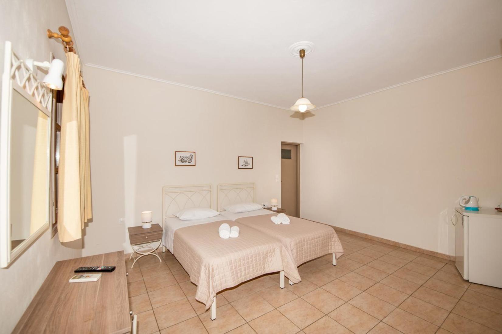Twin Room,1537811674:JPEG