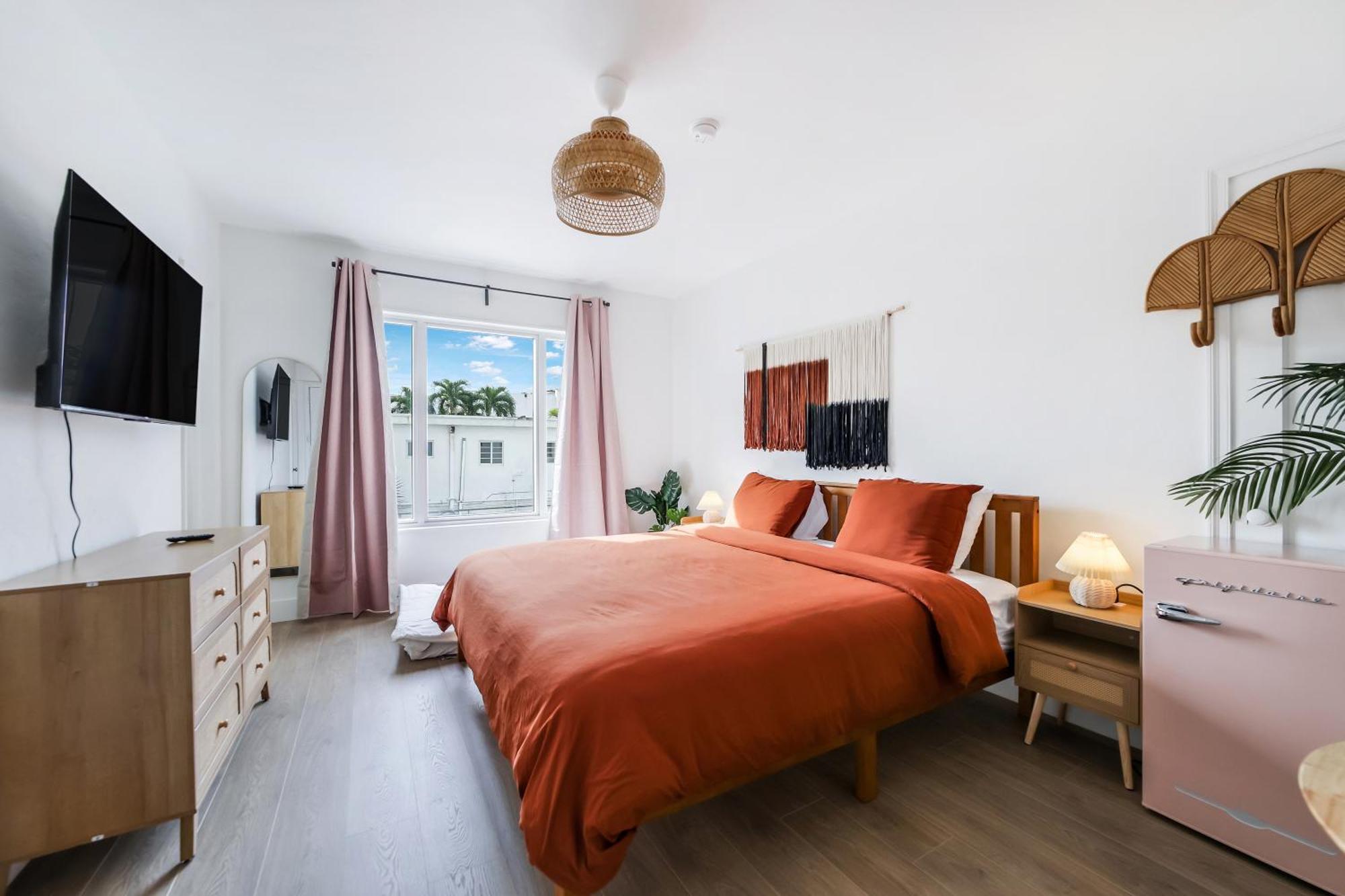 Deluxe Room - King Bed and Floor Mattress  (Self Check-in)