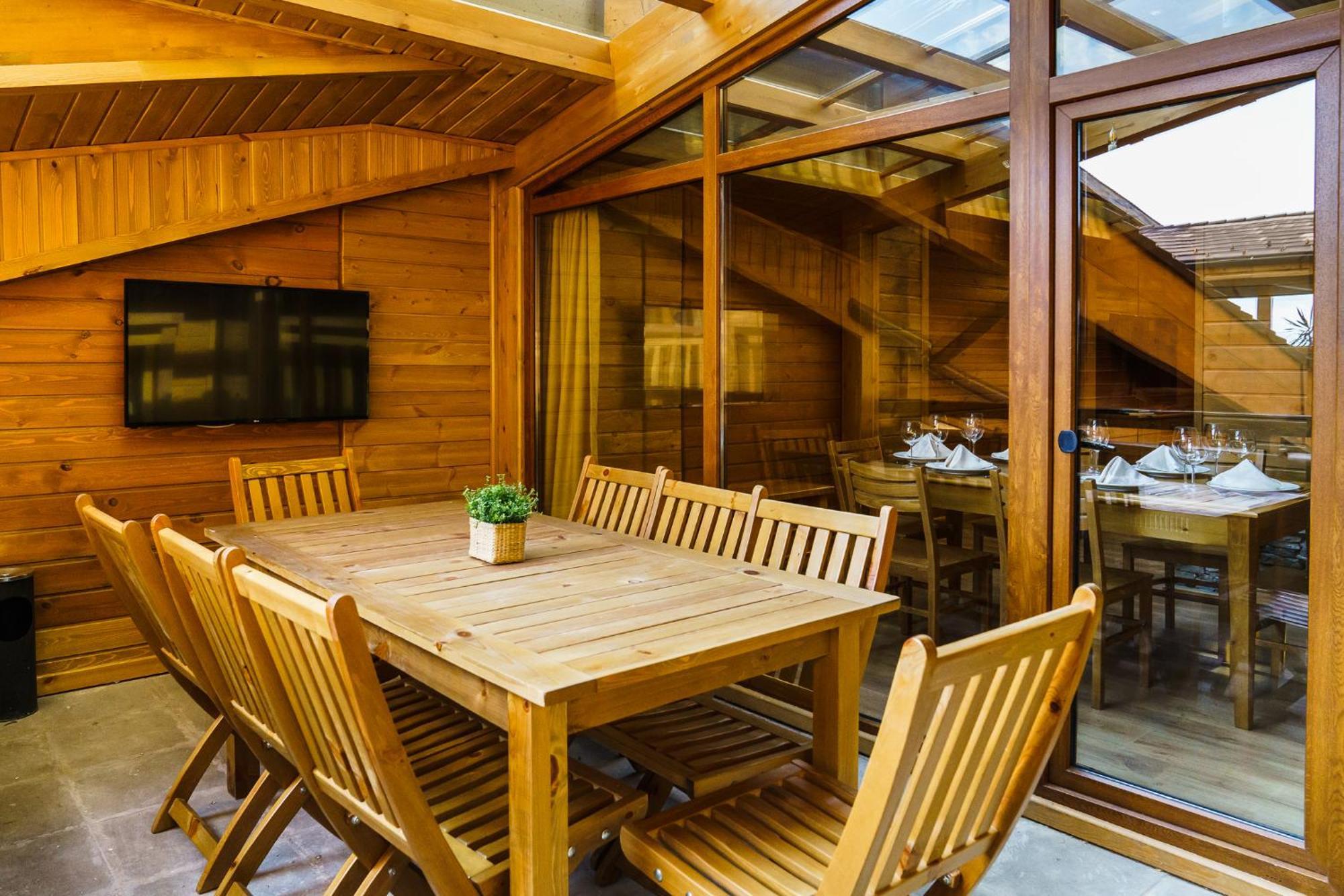 Three-Bedroom Apartment with SPA Connection