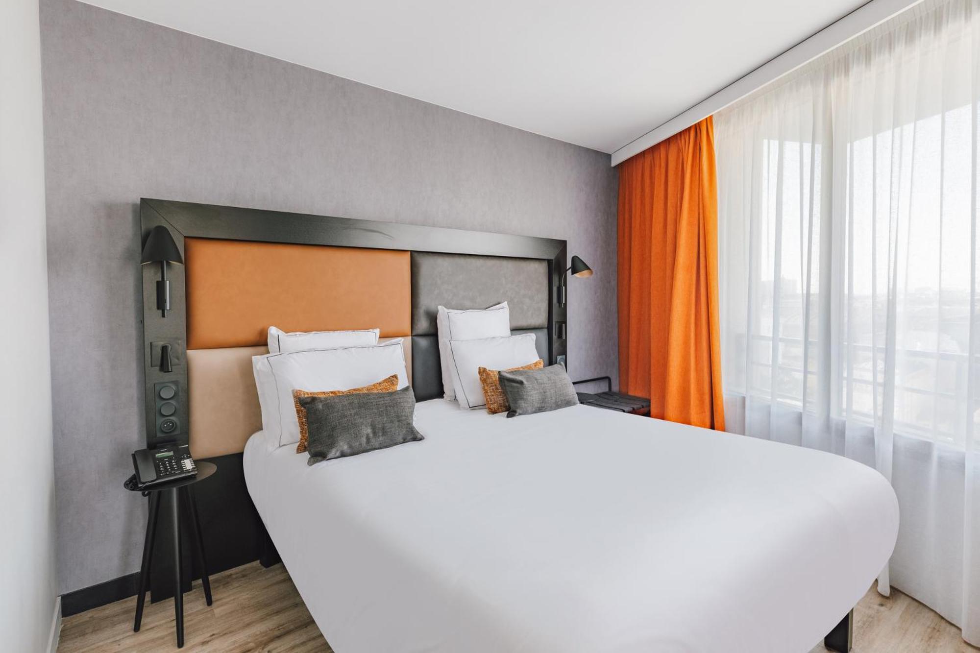 One-Bedroom Apartment,1539736417:JPEG