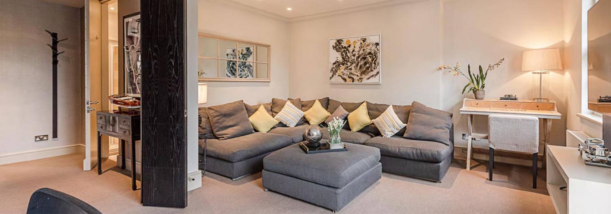 Deluxe One-Bedroom Apartment with Garden View