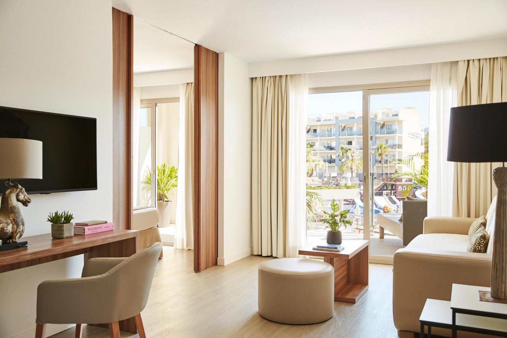 One-Bedroom Suite,1545000112:JPEG
