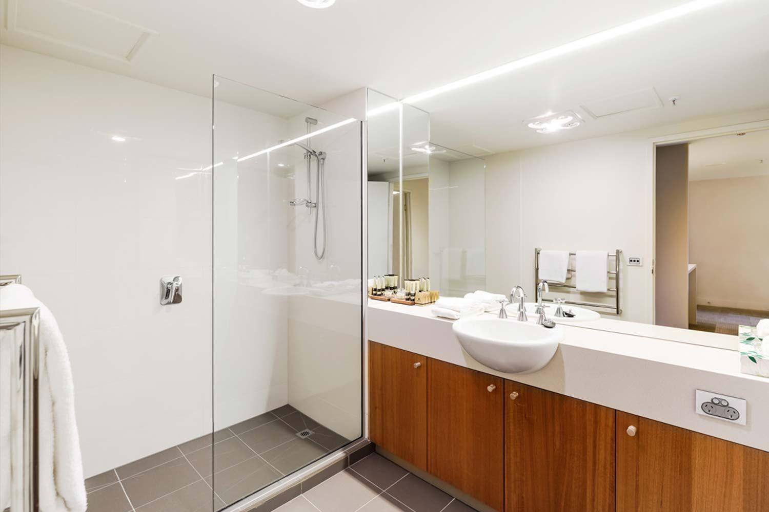 One-Bedroom Apartment with Free High Speed WiFi