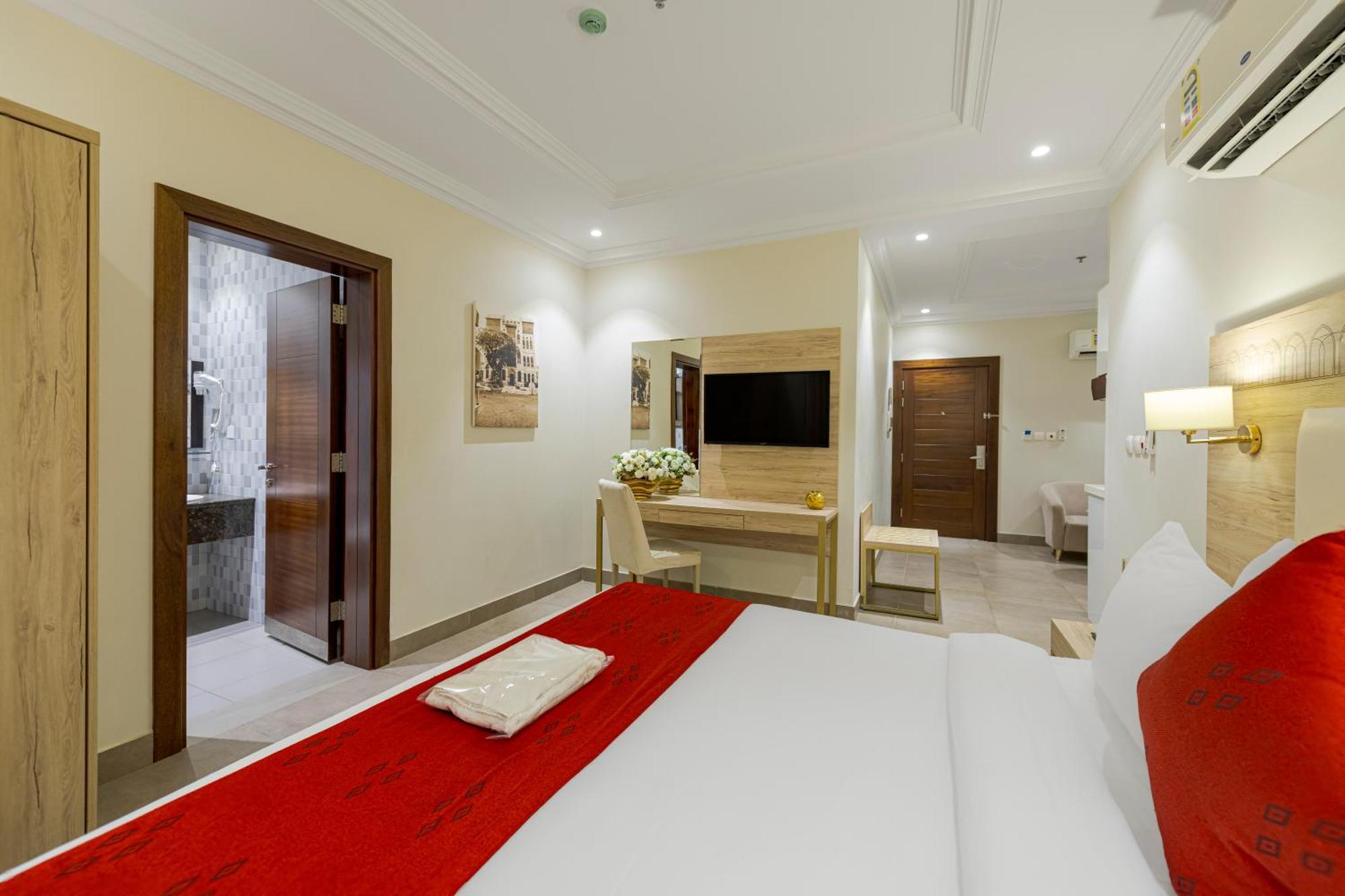 Deluxe King Room
