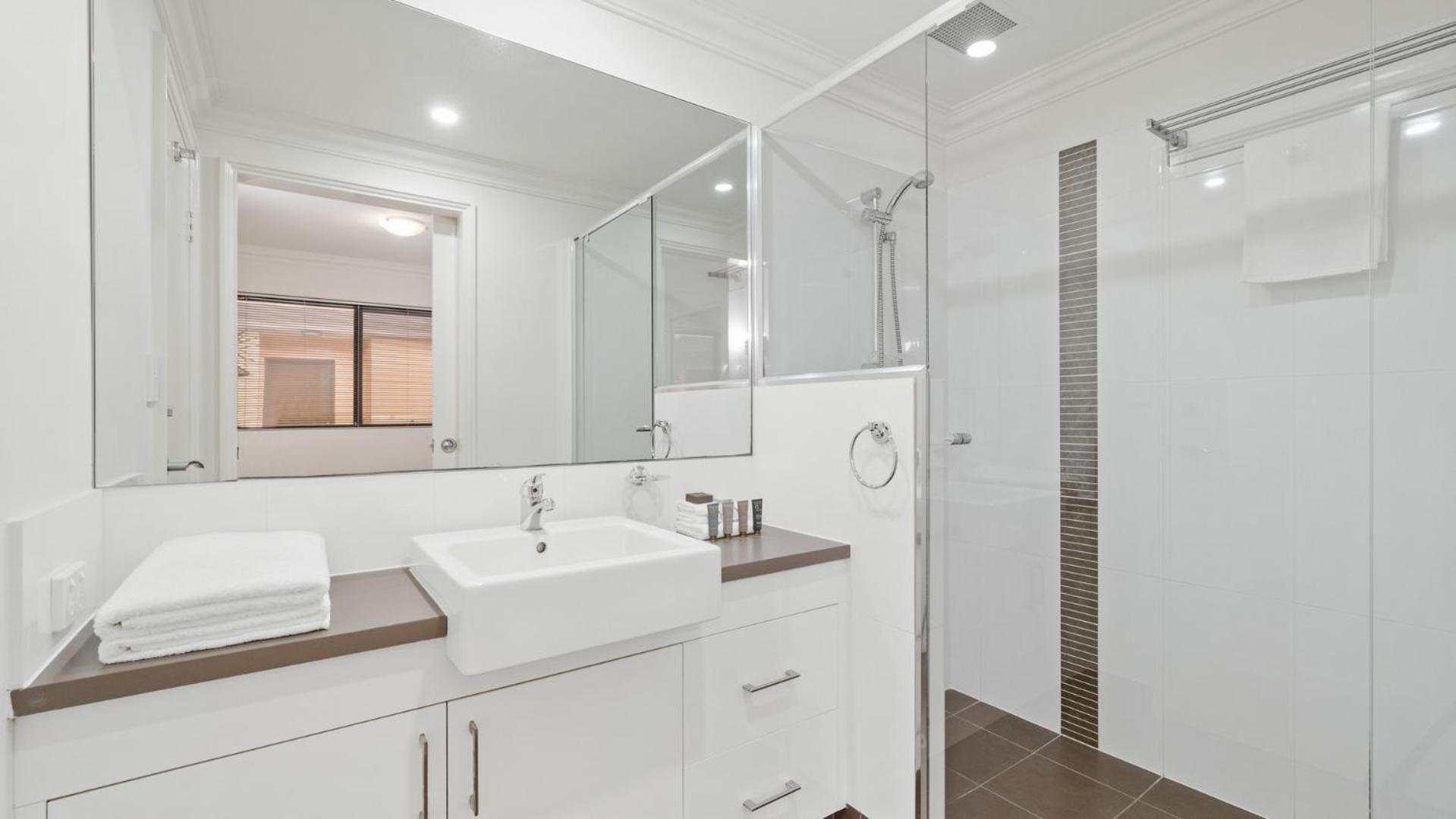 Two-Bedroom Apartment Palladio View