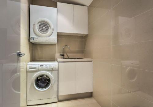 Penthouse Apartment,1685074279:JPEG