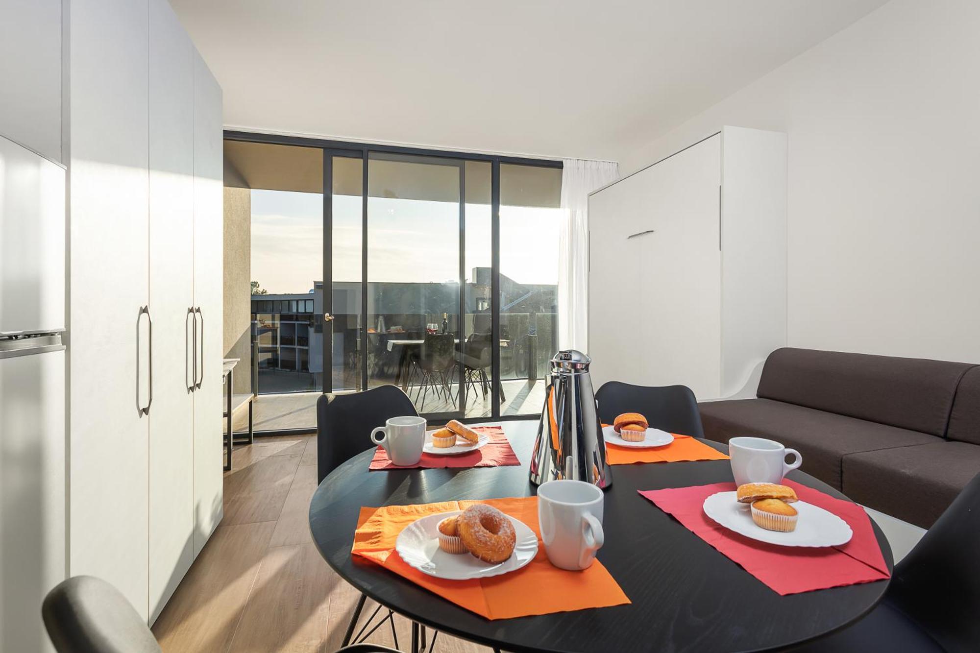 Ferienwohnung mit 1 Schlafzimmer und Balkon (4 Personen) - Poolseite