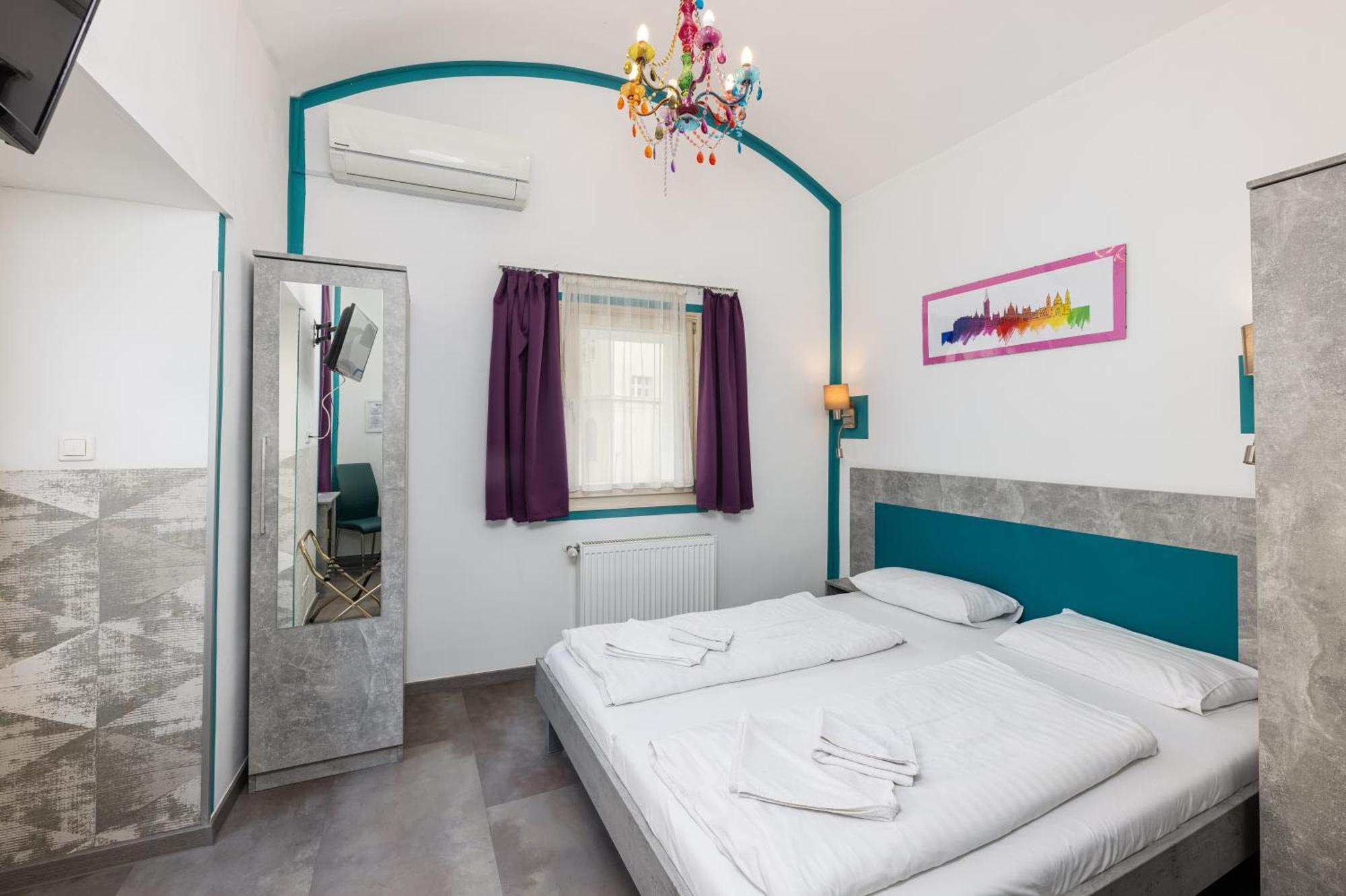 Small Studio with Garden View
