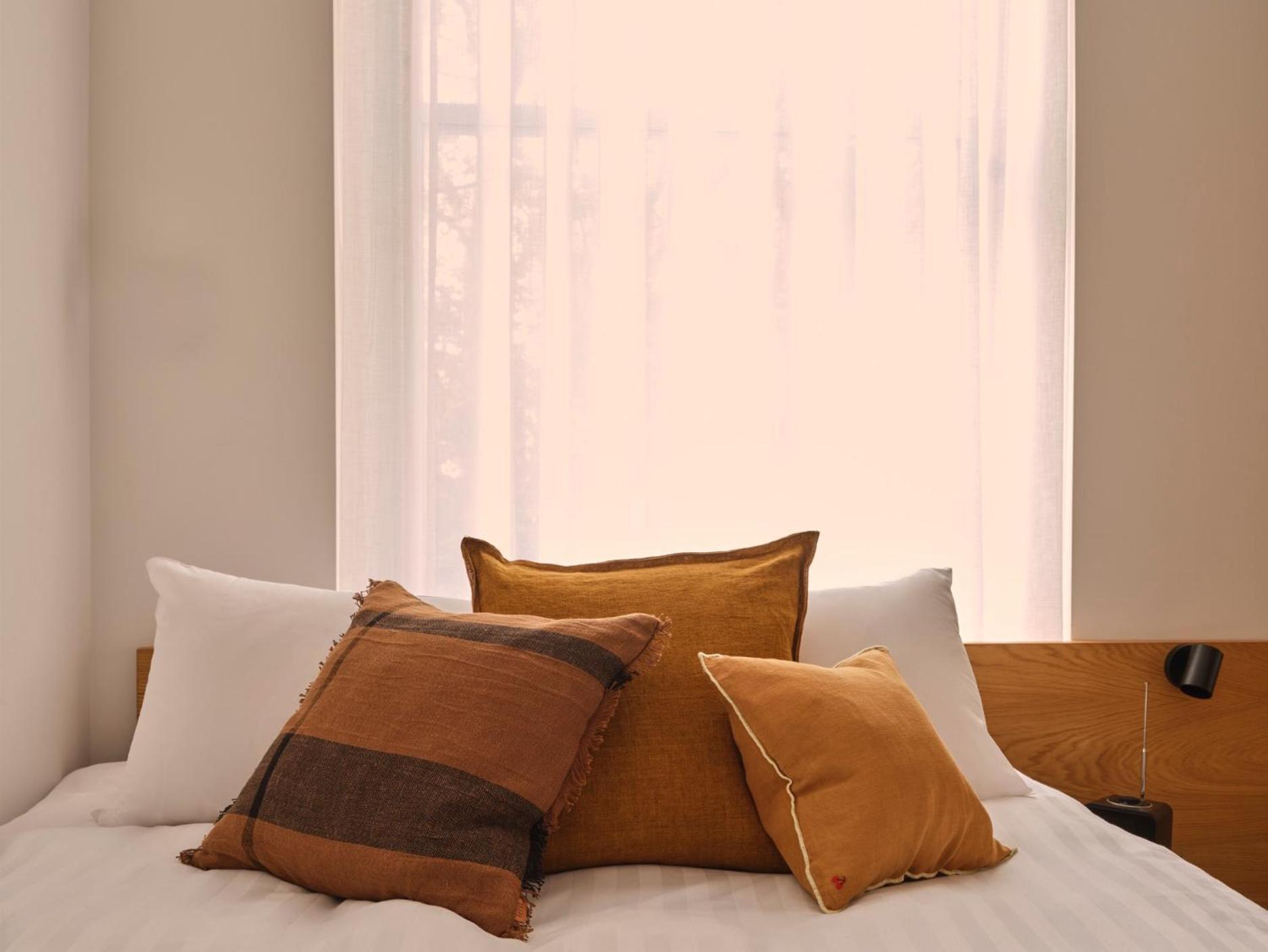 Superior One-Bedroom Apartment