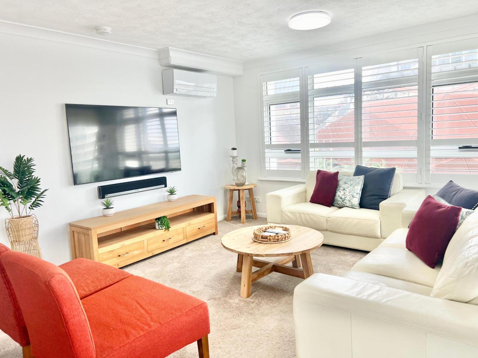 Two-Bedroom Deluxe Apartment with Ocean View