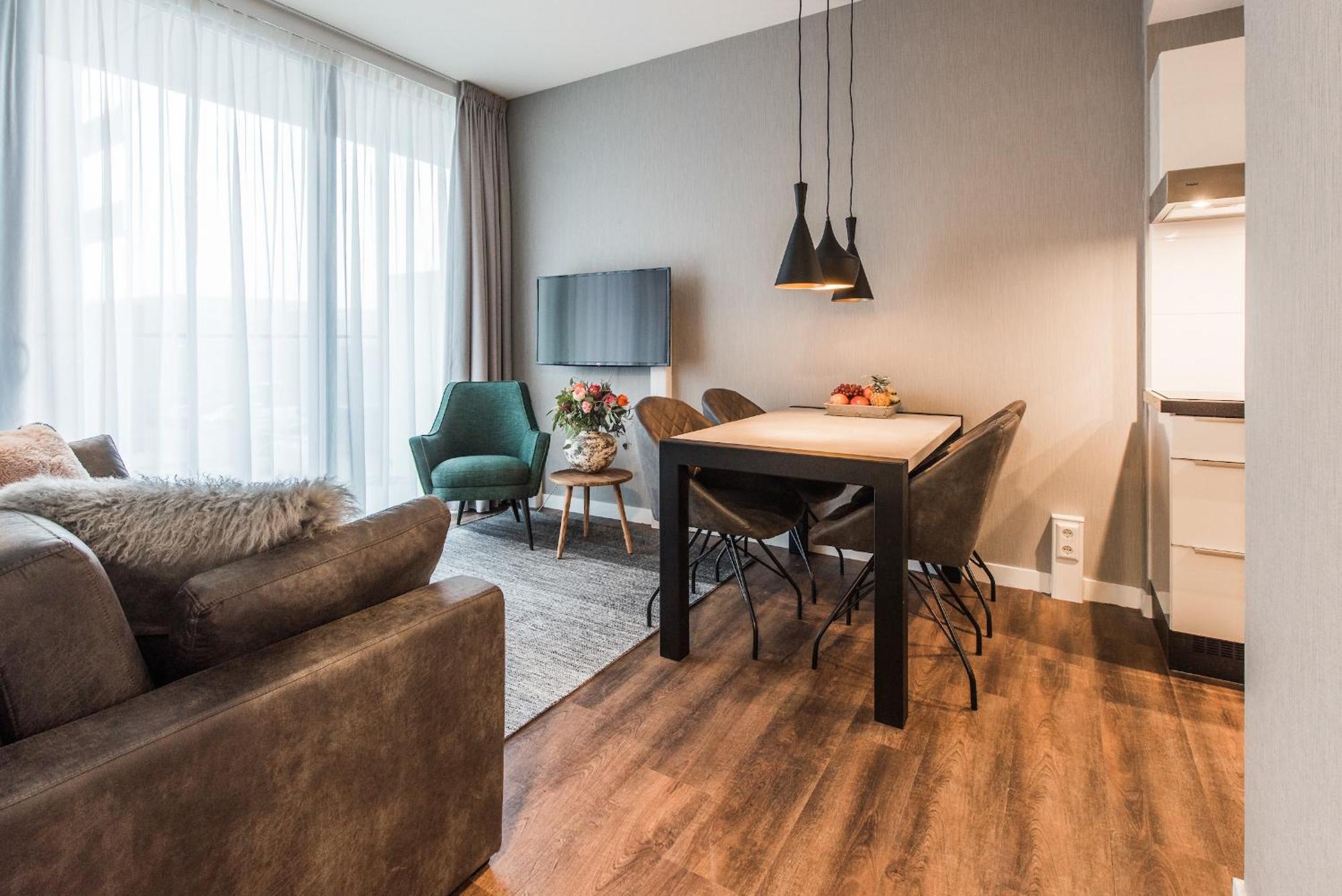 1 Bedroom Apartment with Balcony and Sofa Bed