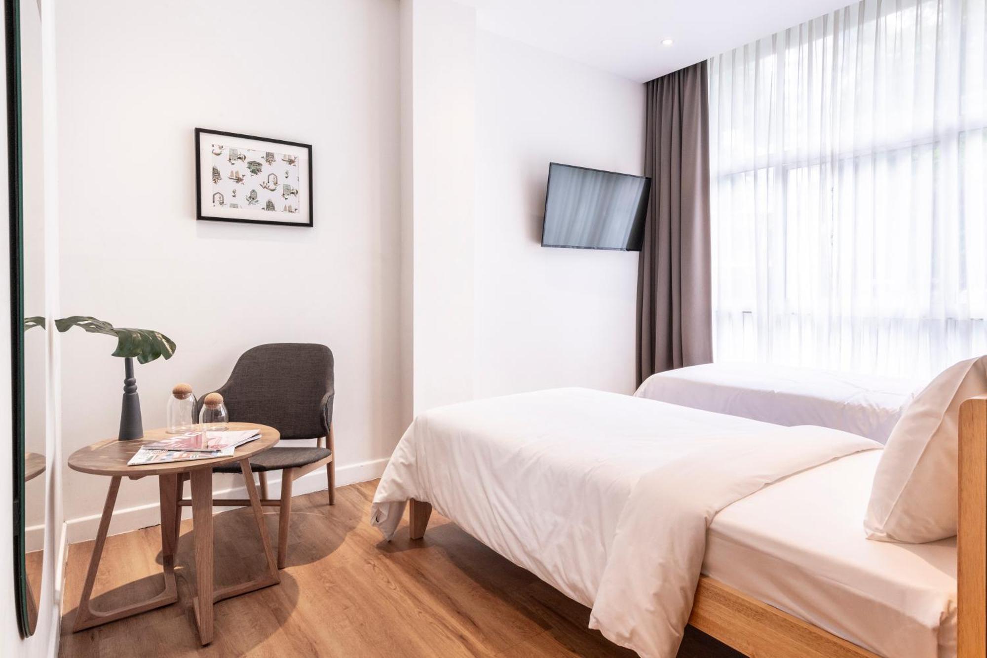 Medium Twin Room