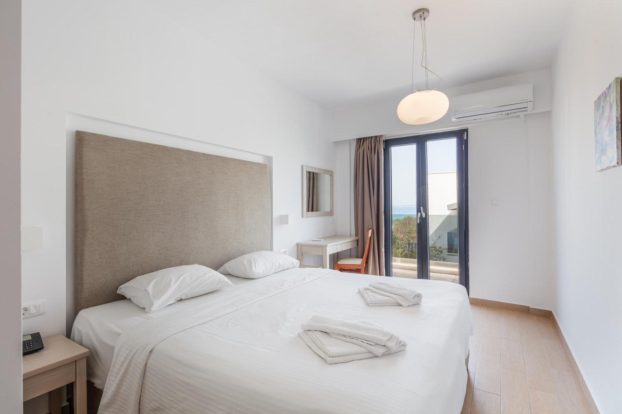 One-Bedroom Apartment,1592897279:JPEG