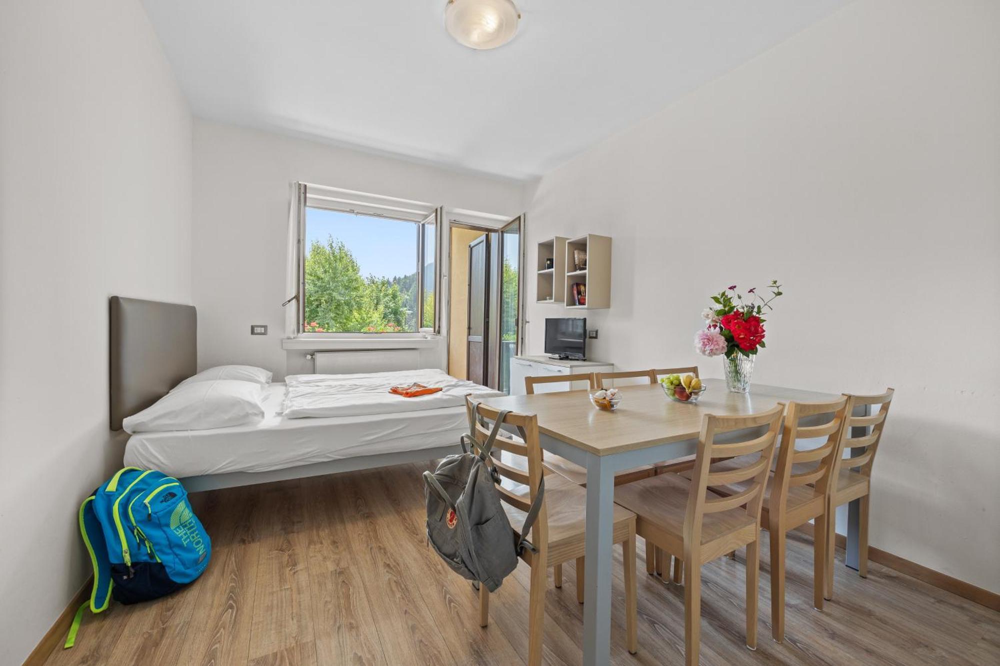 Appartamento con 2 camere da letto, vista sulle montagne e 2 bagni (per 6 persone).
