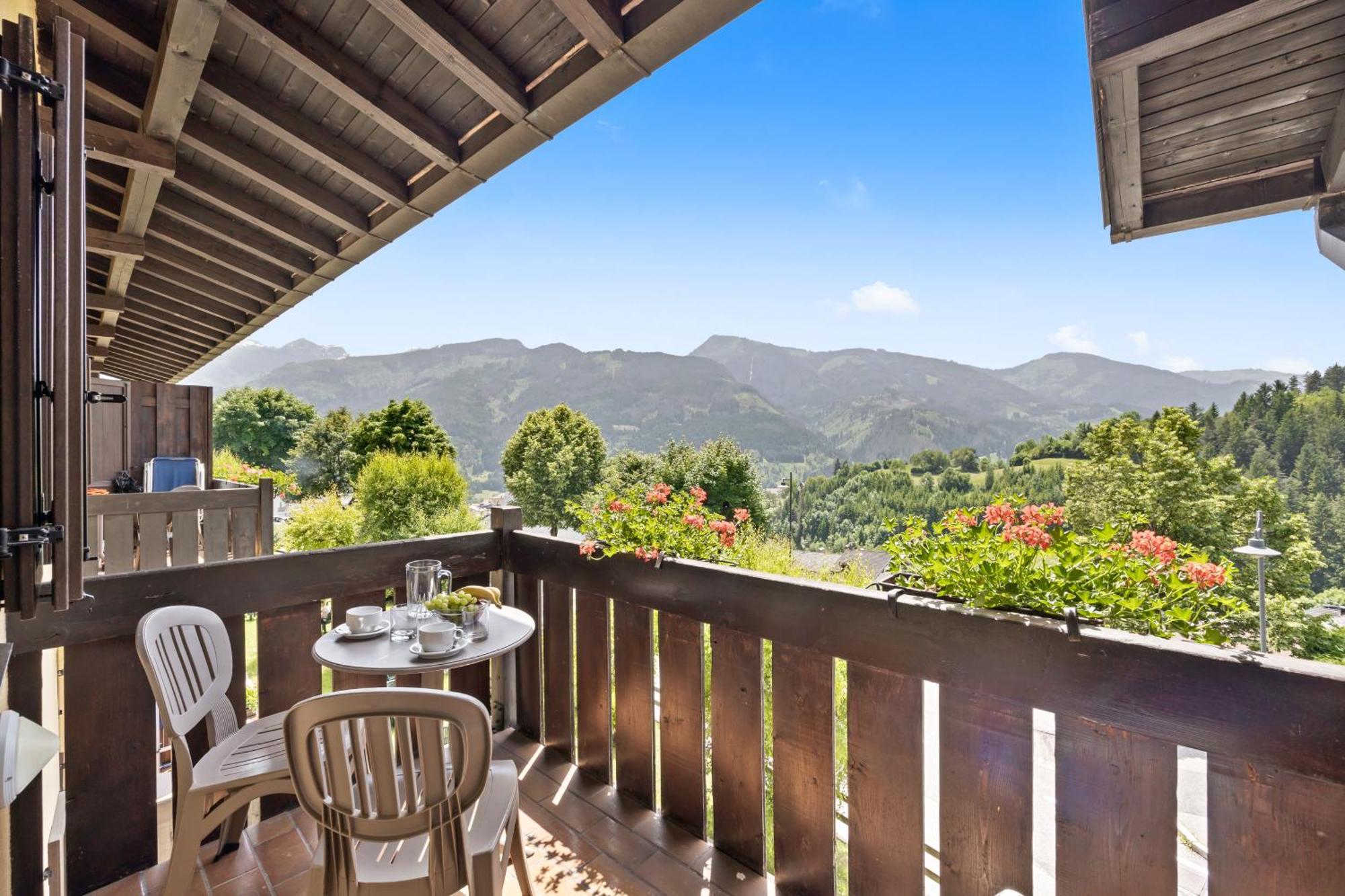 Appartamento con 1 camera da letto, balcone e vista montagna (4 persone)