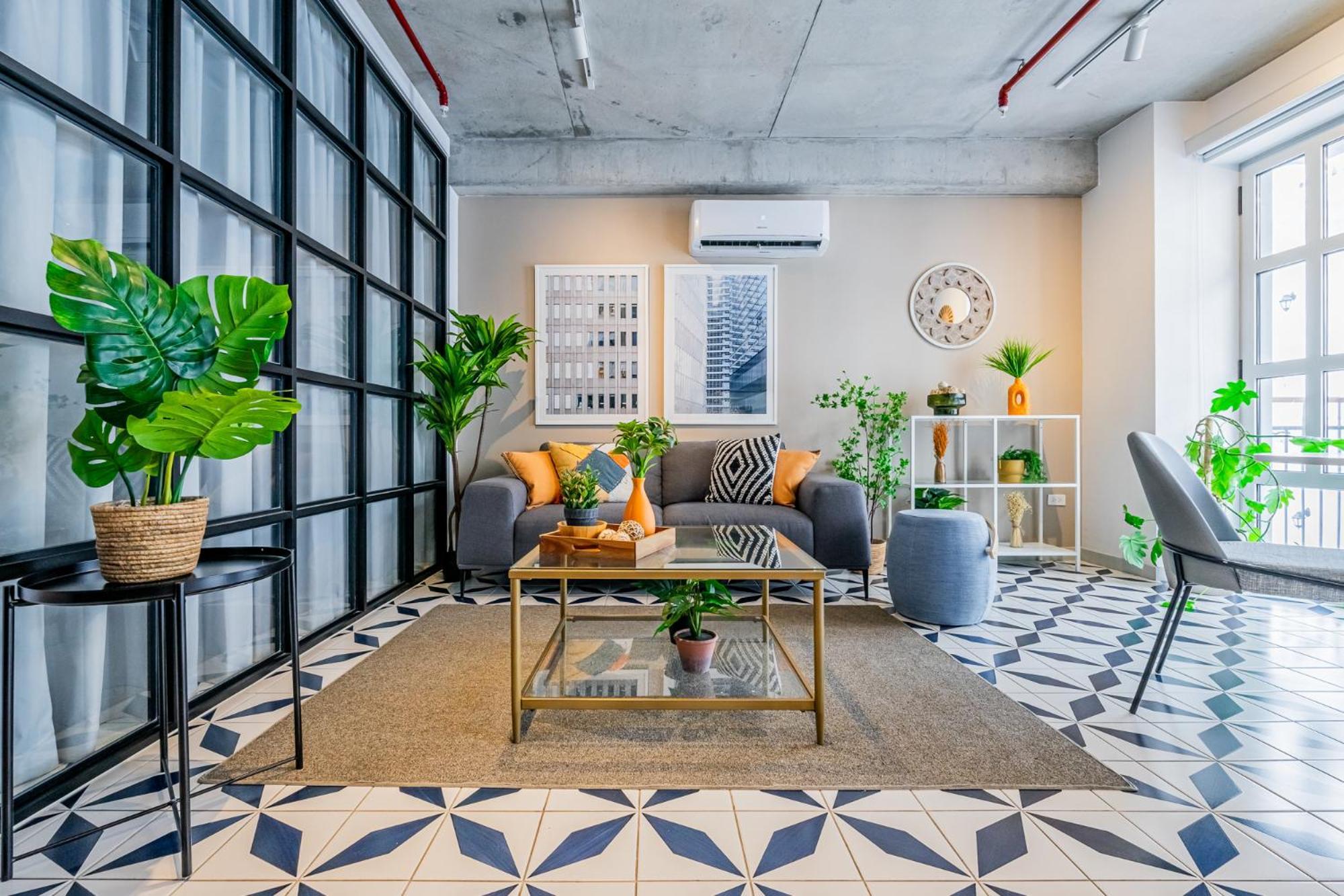 Two-Bedroom Deluxe Apartment with Balcony