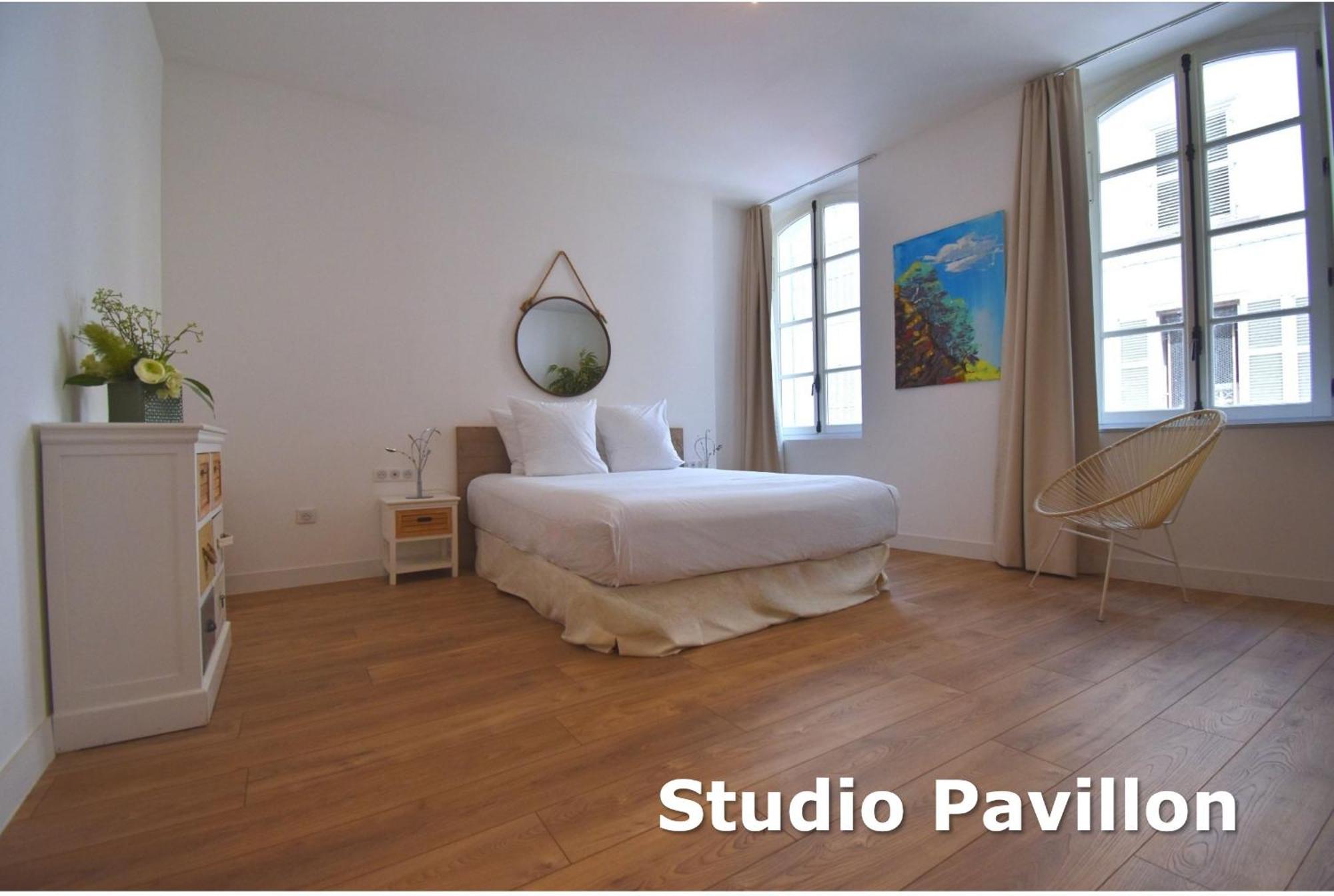 Deluxe Studio,1602971953:JPEG