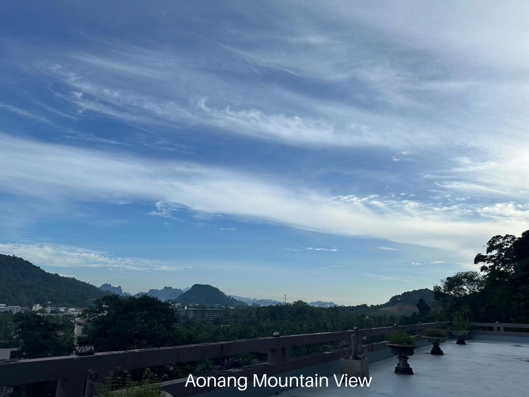 Apartment with Mountain View,1612900599:JPEG