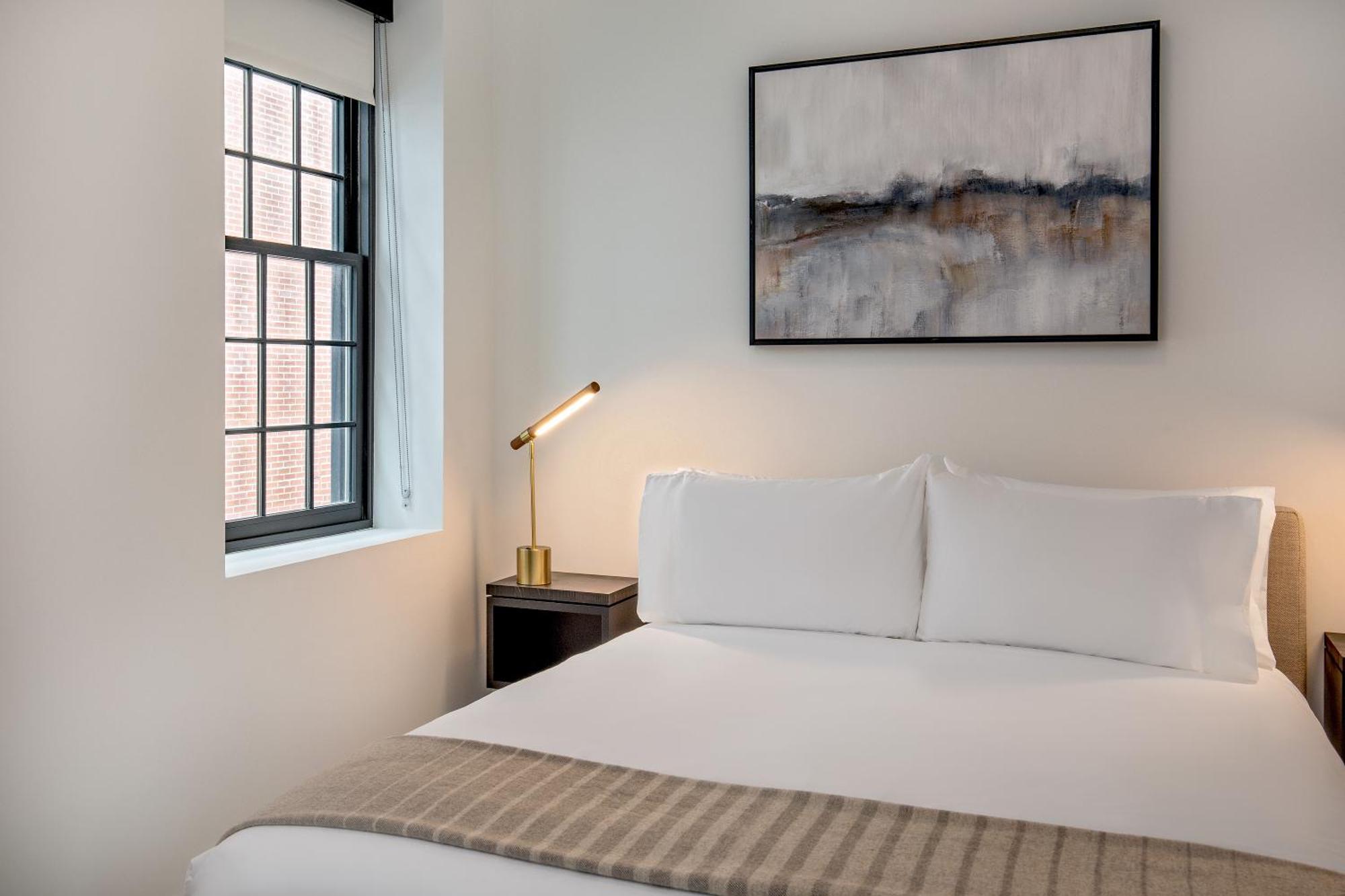 Deluxe King Suite