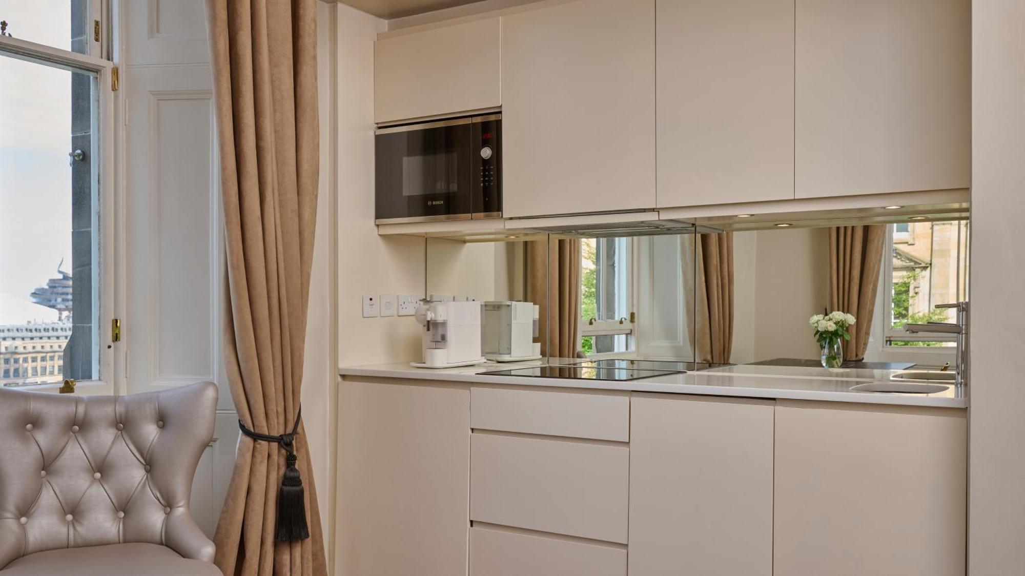 One Bedroom Premier City View,1615381584:JPEG