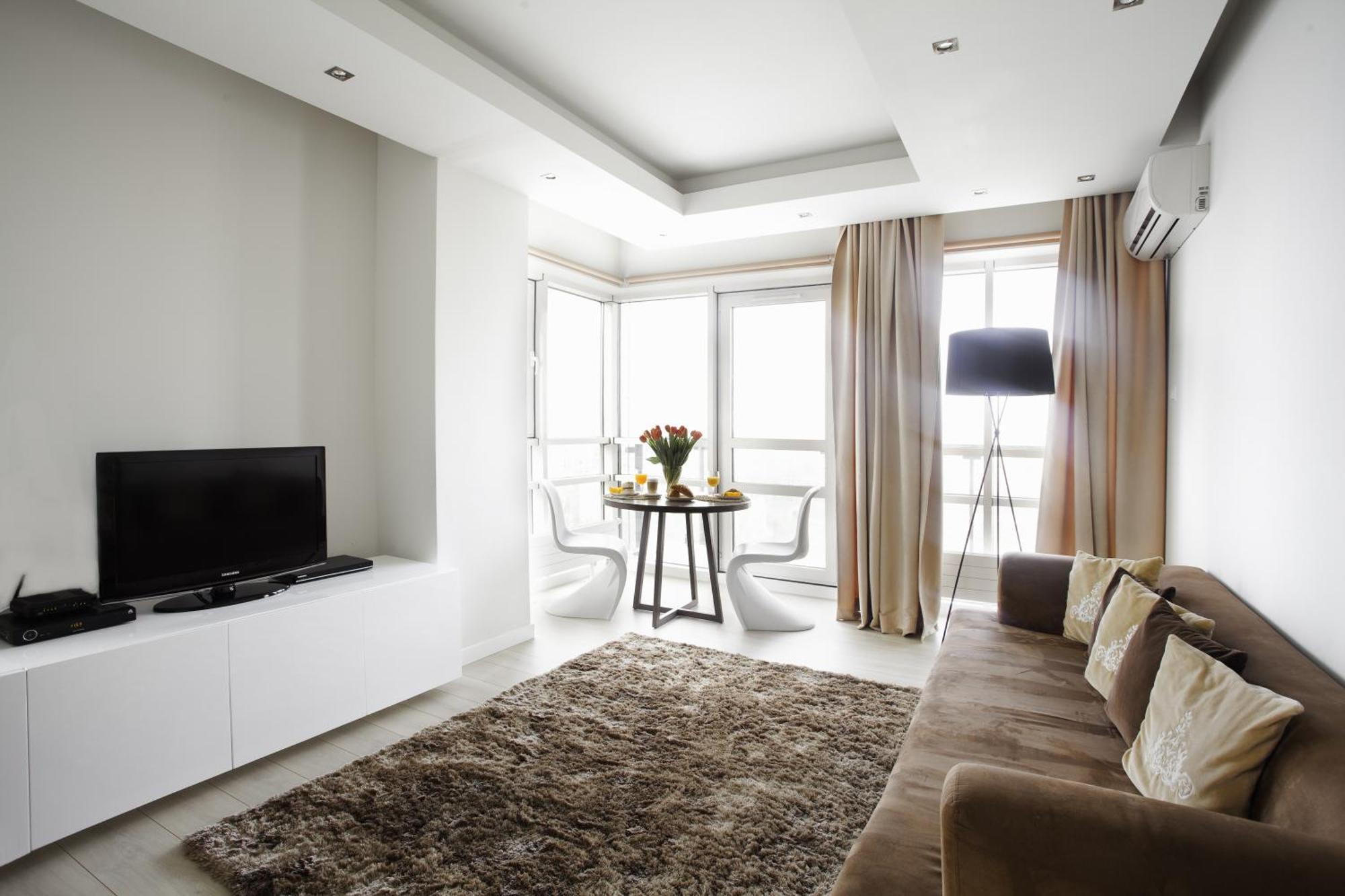 Deluxe One-Bedroom Apartment