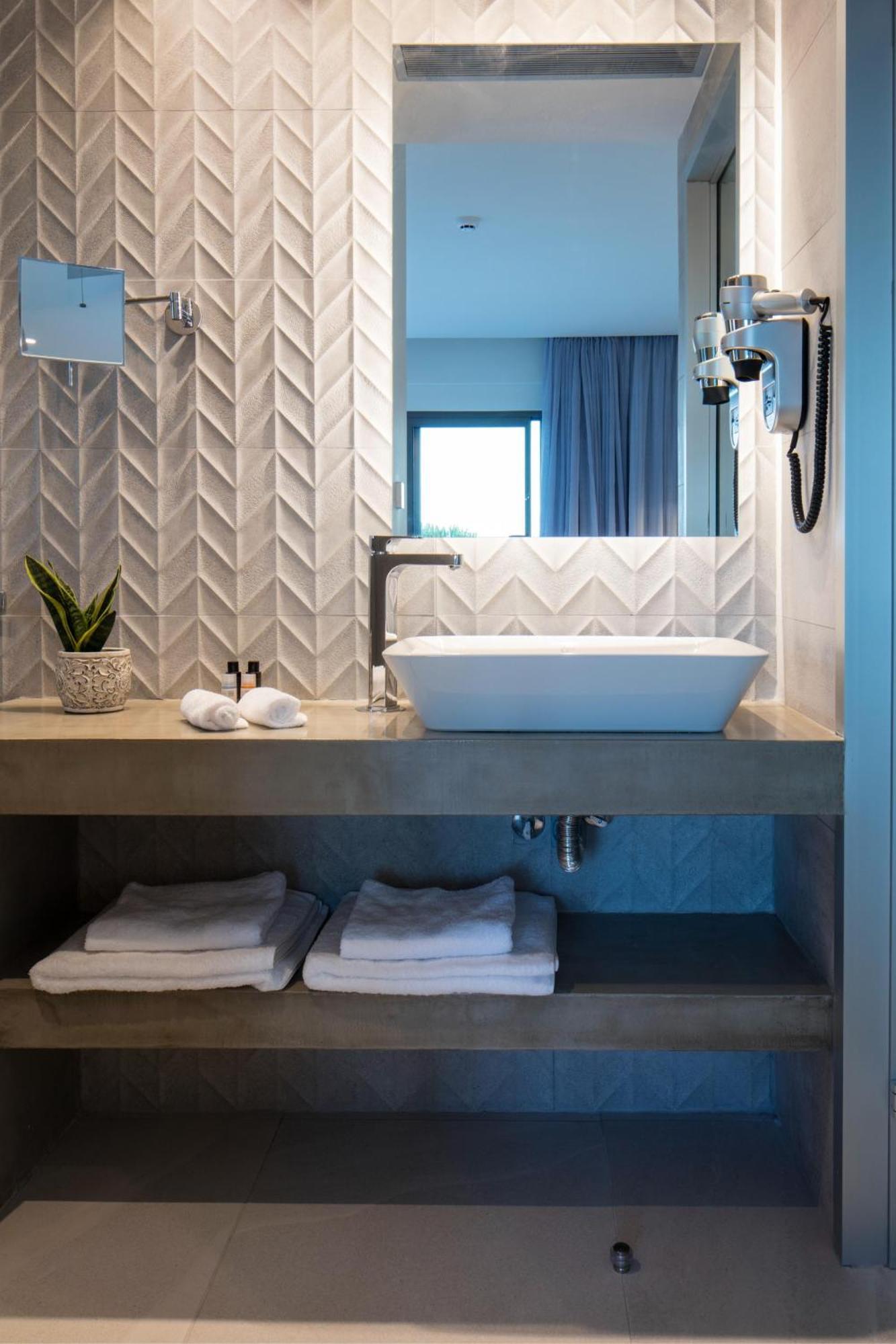Deluxe Double Room Premium with Balcony