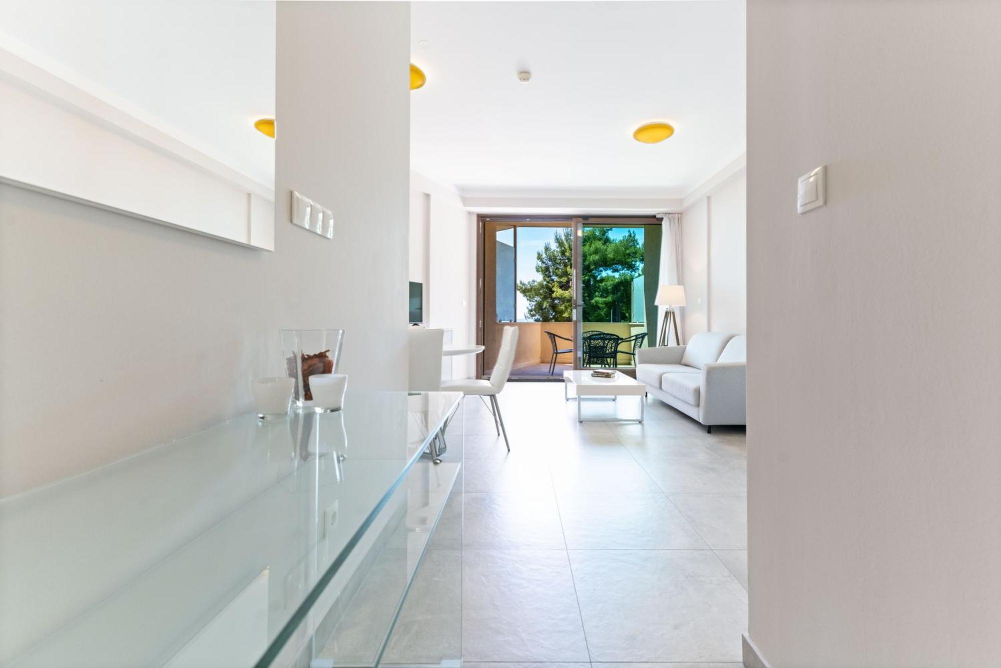 Apartamento de 2 dormitorios con balcón