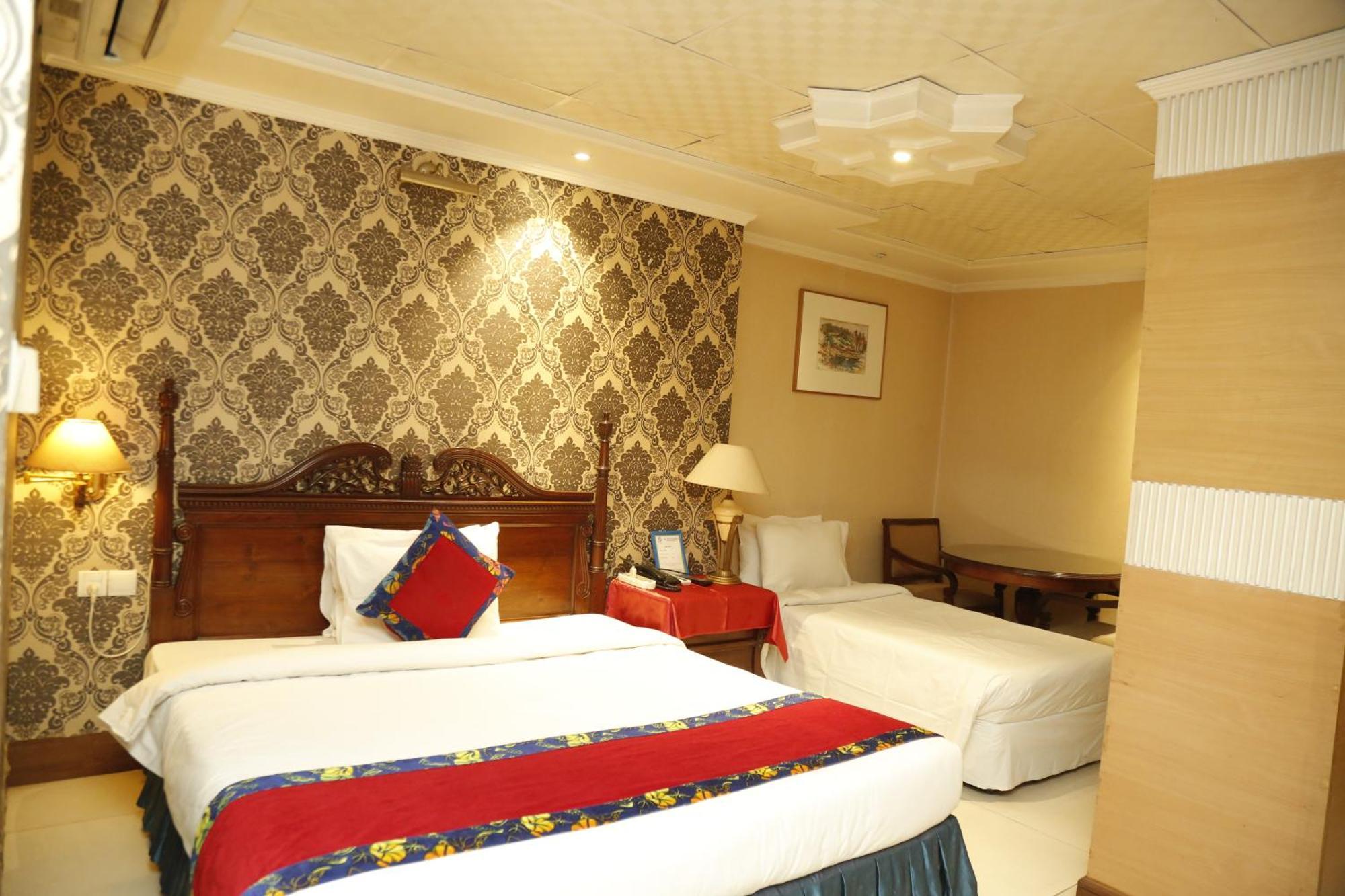 Deluxe Triple Room
