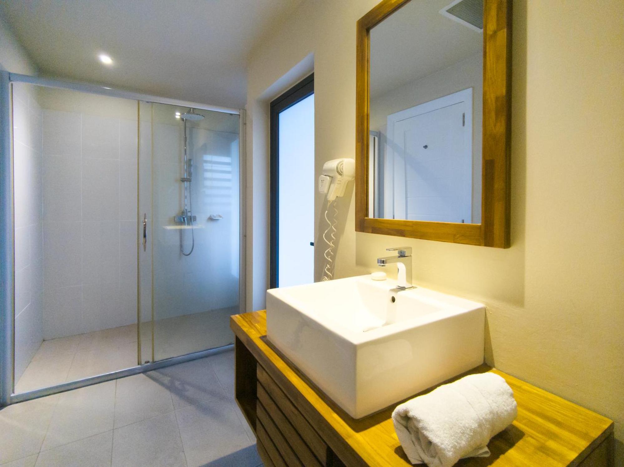 One-Bedroom Apartment,1627221932:JPEG